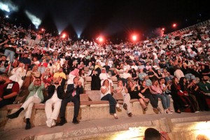 في ليلة الـ "أحلام".. الجنوبي يعبق بعطر الخليج أحلام لجمهورها : "جئت من دار زايد الى بلد النشامى