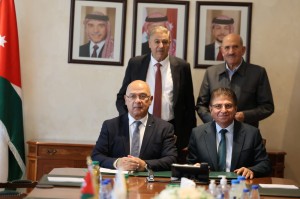 البوتاس العربية و"الفوسفات الأردنية" توقعان اتفاقية لإنشاء مجمع صناعي متكامل لإنتاج حامض الفوسفوريك