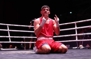 تأهل اللاعب زياد عشيش إلى نصف النهائي ببطولة العالم للملاكمة