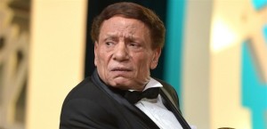 عادل إمام يبني مسجداً.. وهذا ما طلبه من أولاده (صور)