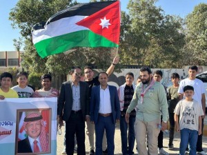 أردنيون يحتشدون لاستقبال أمير قطر في عمّان