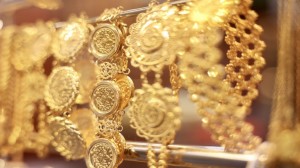 أسعار الذهب تواصل صعودها وعيار 21 يبلغ 75.9 دينارًا في السوق المحلية