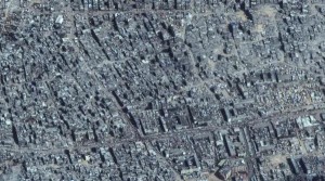 أهالي غزة يعودون فوق الركام .. وصور توثق دماراً شاملاً