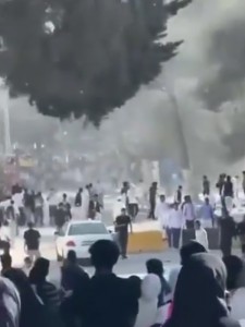 مصدر أمني: الأدخنة في فيديو مشاجرة الجامعة الأردنية ناتجة عن بودرة طفايات الحريق