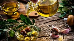 الزراعة تفتح باب استيراد زيت الزيتون .. واستقبال الطلبات الاحد