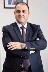 حديث ما بعد الكرسي .. مسؤولون سابقون في مواجهة البودكاست