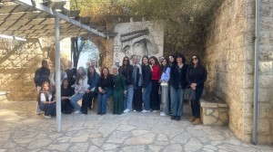 طلاب التصميم الداخلي بجامعة البترا يستلهمون التراث المعماري في مدينة السلط