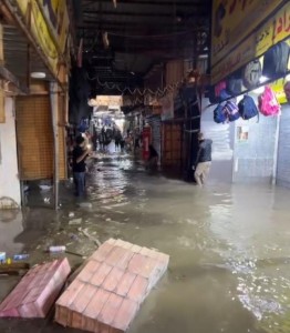 غرق محلات تجارية في "سوق النوفيتيه" بالبقعة