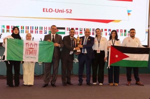 جامعة البترا تحصد المركز الثالث وجائزة أفضل فكرة في خدمة المجتمع بأولمبياد اللغة الإنجليزية العالمي للجامعات 2025