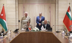 القوات المسلحة الأردنية و"البوتاس" توقعان ملحق اتفاقية البحث والتفتيش عن الألغام