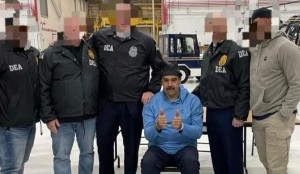 نسخة مطابقة للمقر وعميل مقرب لمادورو .. كيف أطاحت واشنطن برئيس فانزويلا؟