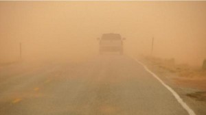 السبت .. أجواء مغبرة ورياح نشطة وتحذيرات من انعدام الرؤية على الطرق الخارجية